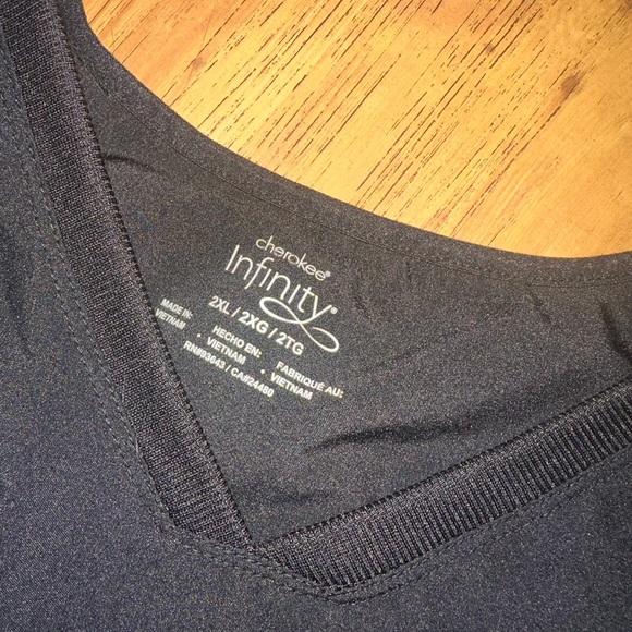 Infinity scrub top black 2xl - Picture 2 of 2